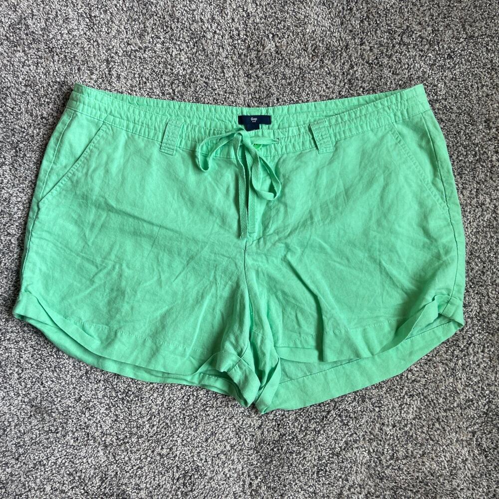Gap Women’s Size 18 Green Flax Cotton Cuffed Shorts